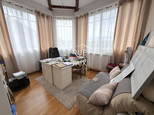86100 CHATELLERAULT Maison Chatellerault 7 pièce(s) 229 m2