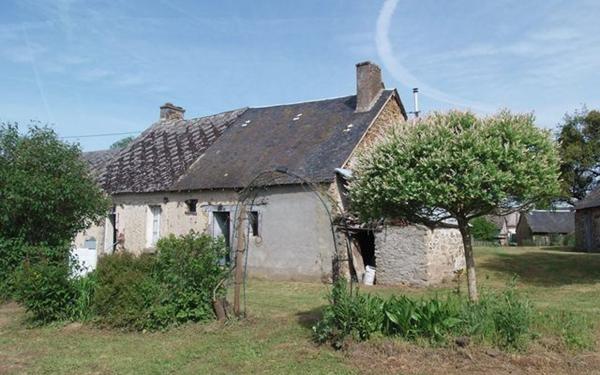 Maison à vendre    1 pièce •  Saint-Agnant-de-Versillat