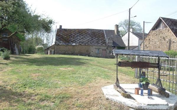 Maison à vendre    1 pièce •  Saint-Agnant-de-Versillat