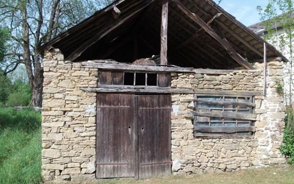 Maison à vendre    1 pièce •  Saint-Agnant-de-Versillat