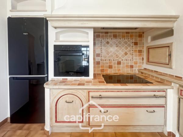 Propriété de plain pied en campagne vue panoramique, construction 1980, habitation de 177m2 3/4 chambres sur un terrain de 2280m2