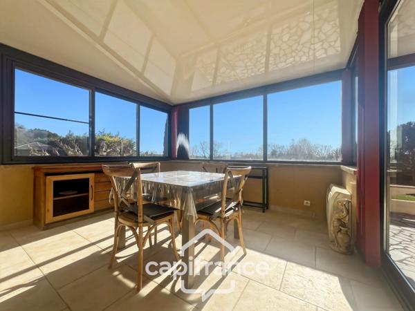 Propriété de plain pied en campagne vue panoramique, construction 1980, habitation de 177m2 3/4 chambres sur un terrain de 2280m2