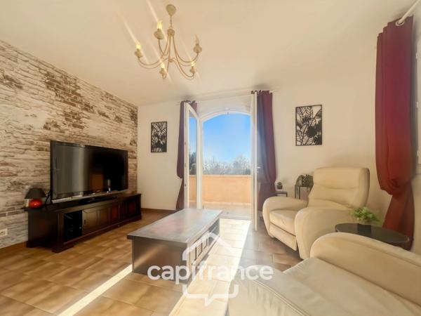 Propriété de plain pied en campagne vue panoramique, construction 1980, habitation de 177m2 3/4 chambres sur un terrain de 2280m2