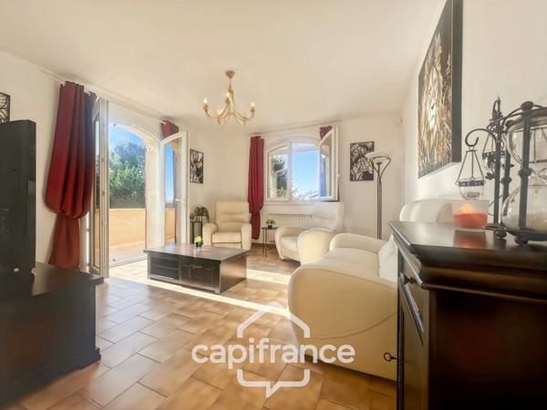 Propriété de plain pied en campagne vue panoramique, construction 1980, habitation de 177m2 3/4 chambres sur un terrain de 2280m2