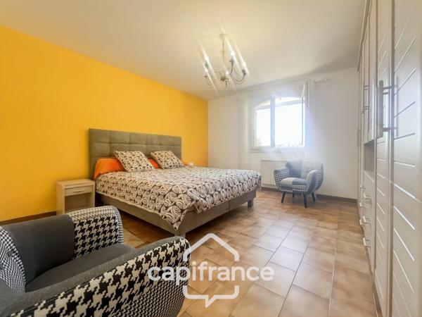 Propriété de plain pied en campagne vue panoramique, construction 1980, habitation de 177m2 3/4 chambres sur un terrain de 2280m2