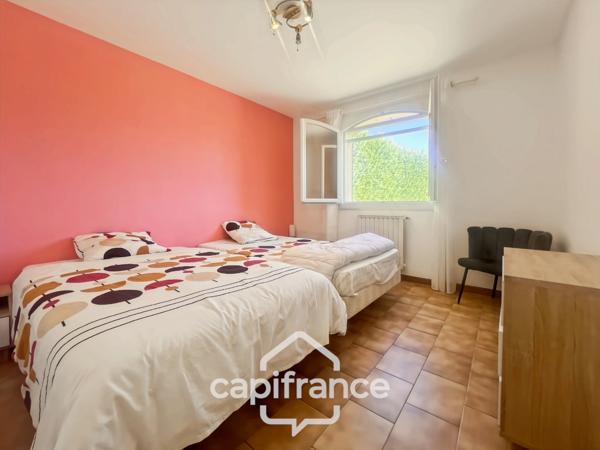 Propriété de plain pied en campagne vue panoramique, construction 1980, habitation de 177m2 3/4 chambres sur un terrain de 2280m2