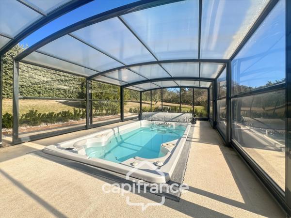 Propriété de plain pied en campagne vue panoramique, construction 1980, habitation de 177m2 3/4 chambres sur un terrain de 2280m2