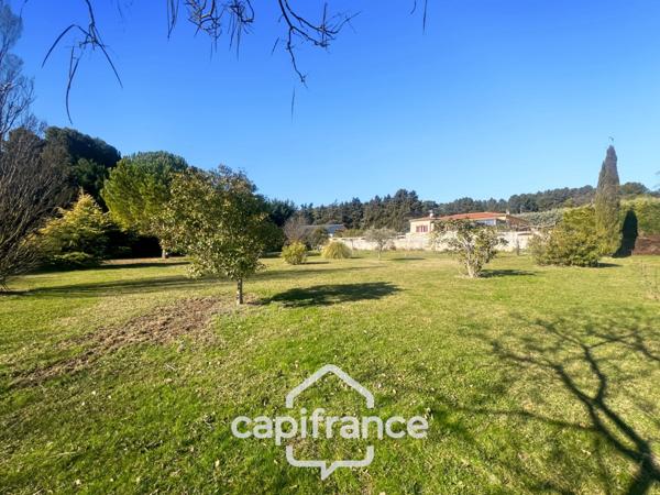 Propriété de plain pied en campagne vue panoramique, construction 1980, habitation de 177m2 3/4 chambres sur un terrain de 2280m2