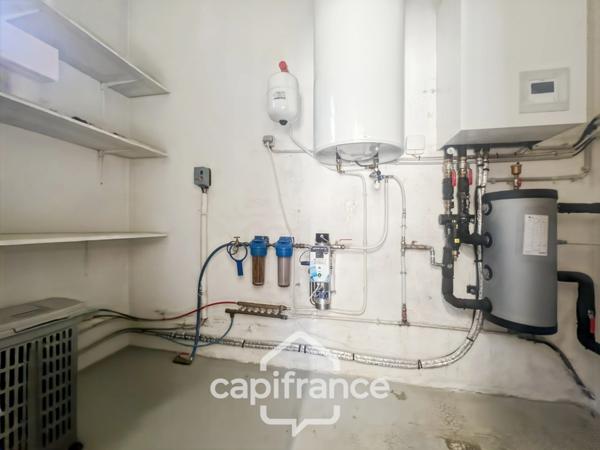 Propriété de plain pied en campagne vue panoramique, construction 1980, habitation de 177m2 3/4 chambres sur un terrain de 2280m2