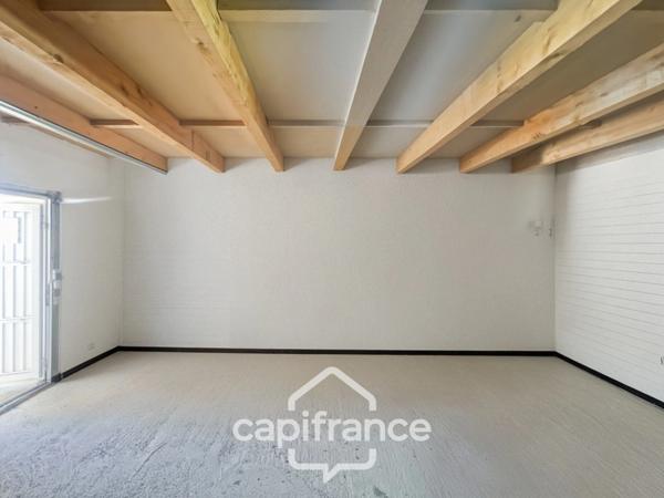 Propriété de plain pied en campagne vue panoramique, construction 1980, habitation de 177m2 3/4 chambres sur un terrain de 2280m2