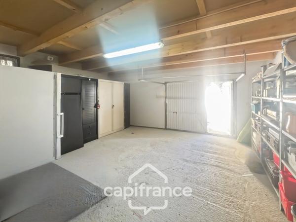 Propriété de plain pied en campagne vue panoramique, construction 1980, habitation de 177m2 3/4 chambres sur un terrain de 2280m2