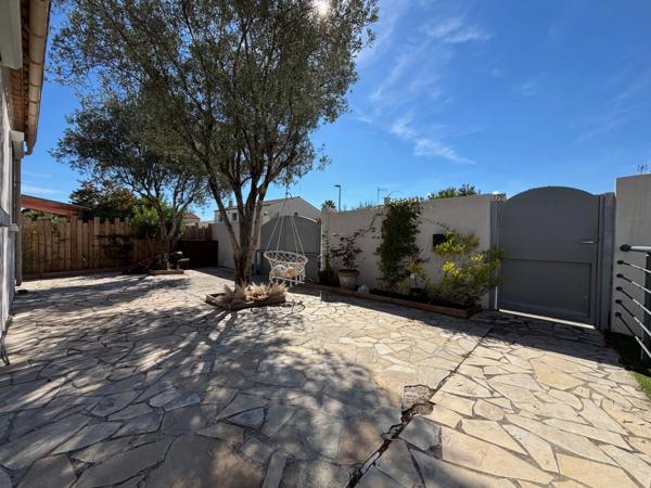 LE CRÈS(34), À VENDRE VILLA P5 DE 160 M2, PLAIN-PIED, TERRAIN 500 M2, SECTEUR CALME, PROCHE TRAMWAY ET TOUTES COMMODITÉS