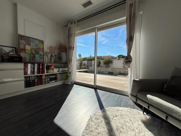 LE CRÈS(34), À VENDRE VILLA P5 DE 160 M2, PLAIN-PIED, TERRAIN 500 M2, SECTEUR CALME, PROCHE TRAMWAY ET TOUTES COMMODITÉS