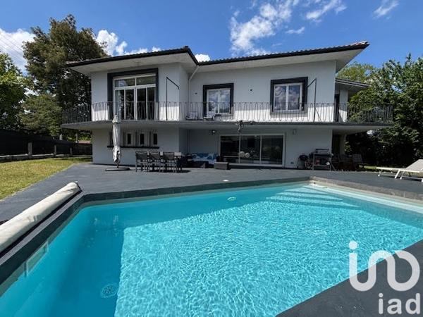 Maison à vendre 9 pièces 223 m² Pessac