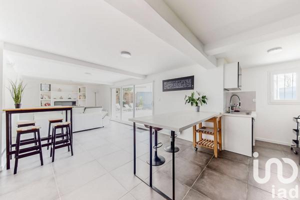 Maison à vendre 9 pièces 223 m² Pessac