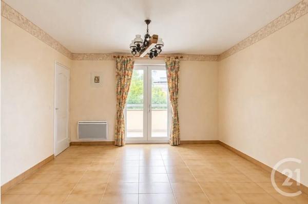 Appartement F4 à vendre  4 pièces - 74,11 m 2   RAMBOUILLET  - 78