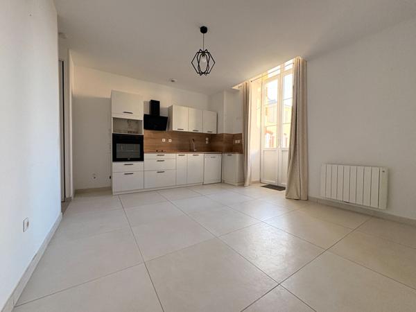 Appartement T3 - Quartier Banjan - 52m² - place de parking - Rez-de-chaussée.