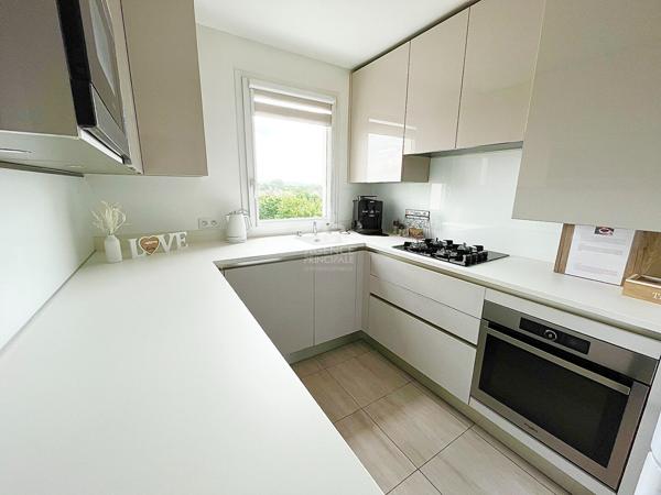 Appartement Cergy 3 pièce(s) 60.50 m2 224 000 € **  - Référence  2334