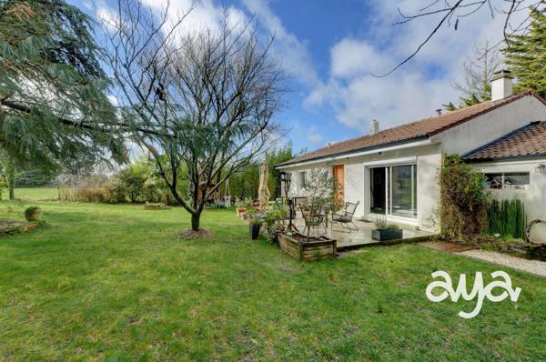 Une maison chaleureuse, au calme et entourée de nature.