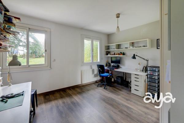 Une maison chaleureuse, au calme et entourée de nature.