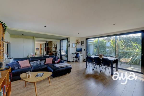 Une maison chaleureuse, au calme et entourée de nature.