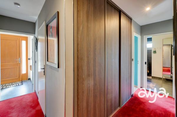 Une maison chaleureuse, au calme et entourée de nature.