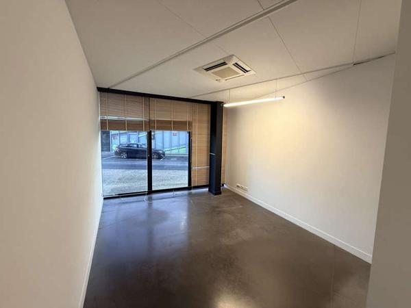 MONTAIGU-VENDEE / Location Local professionnel 17 m²