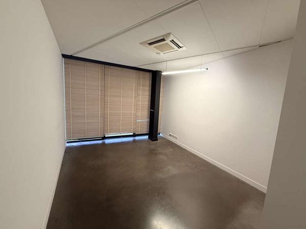 MONTAIGU-VENDEE / Location Local professionnel 17 m²
