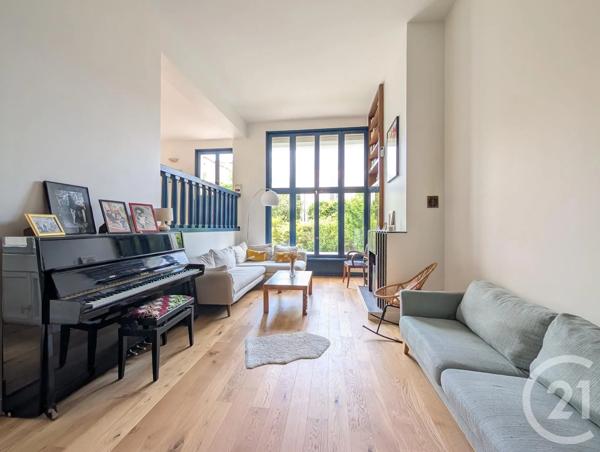 Maison à vendre  8 pièces - 184,15 m 2   SURESNES  - 92