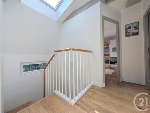 Maison à vendre  8 pièces - 184,15 m 2   SURESNES  - 92