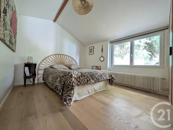 Maison à vendre  8 pièces - 184,15 m 2   SURESNES  - 92
