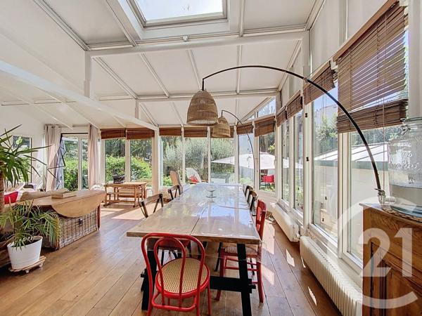 Maison à vendre  8 pièces - 184,15 m 2   SURESNES  - 92