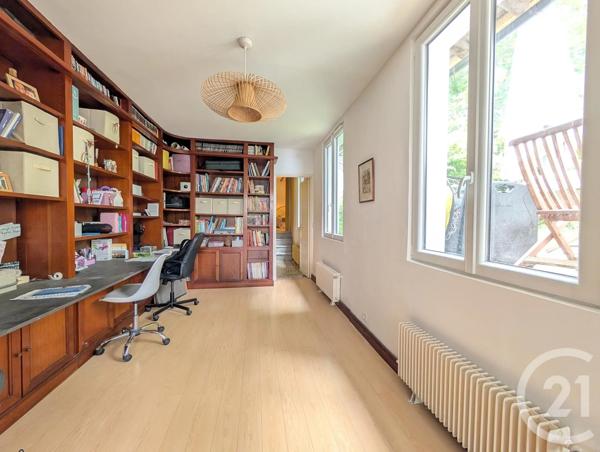 Maison à vendre  8 pièces - 184,15 m 2   SURESNES  - 92