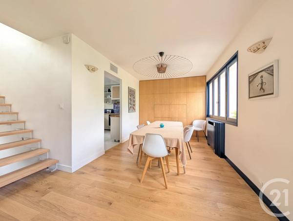 Maison à vendre  8 pièces - 184,15 m 2   SURESNES  - 92