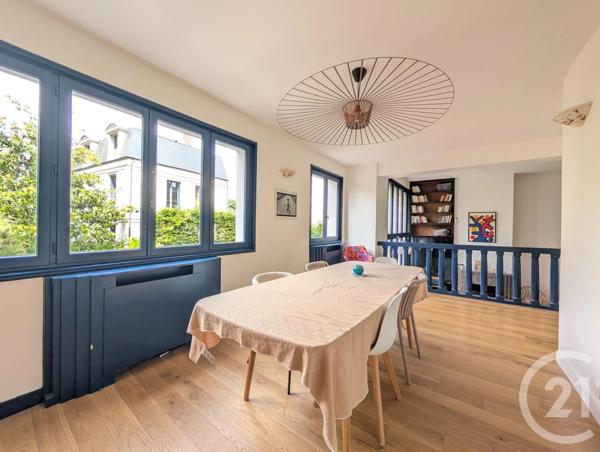 Maison à vendre  8 pièces - 184,15 m 2   SURESNES  - 92