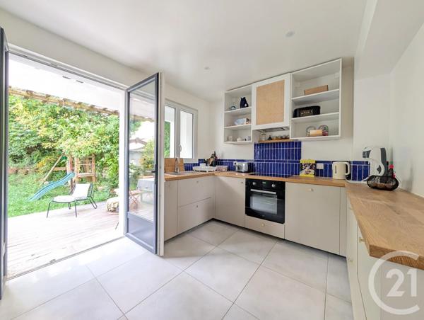 Maison à vendre  8 pièces - 184,15 m 2   SURESNES  - 92
