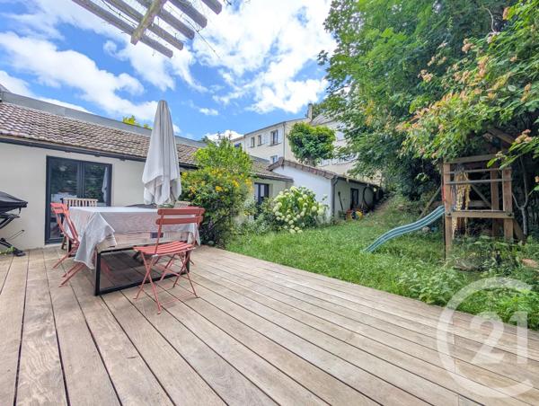 Maison à vendre  8 pièces - 184,15 m 2   SURESNES  - 92