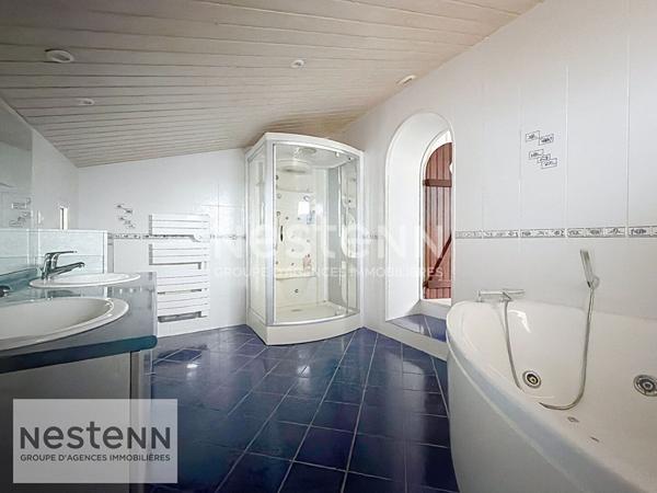 À vendre : Charmante maison traditionnelle avec piscine à Challans !