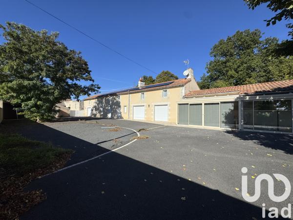 Maison à vendre 7 pièces 298 m² Saint-Martin-la-Pallu