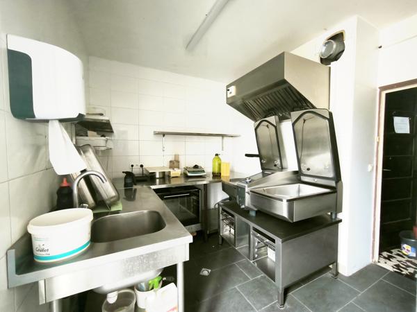 Fonds De Commerce - 200 m²