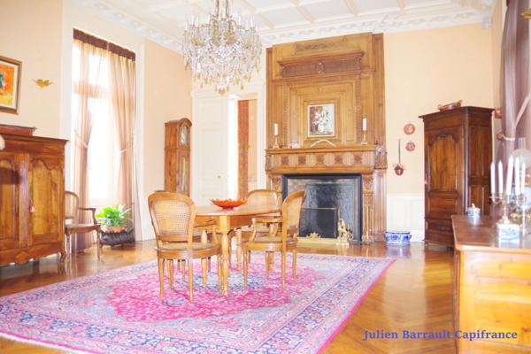 Château de la Troussaye du XIX ème siècle sur son domaine de 75,12 Ha