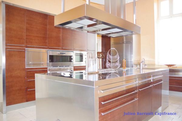 Château de la Troussaye du XIX ème siècle sur son domaine de 75,12 Ha