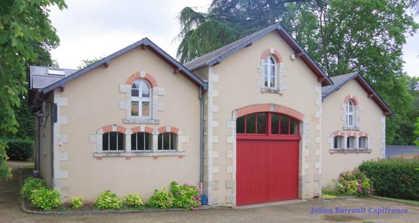 Château de la Troussaye du XIX ème siècle sur son domaine de 75,12 Ha