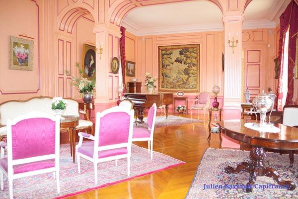 Château de la Troussaye du XIX ème siècle sur son domaine de 75,12 Ha