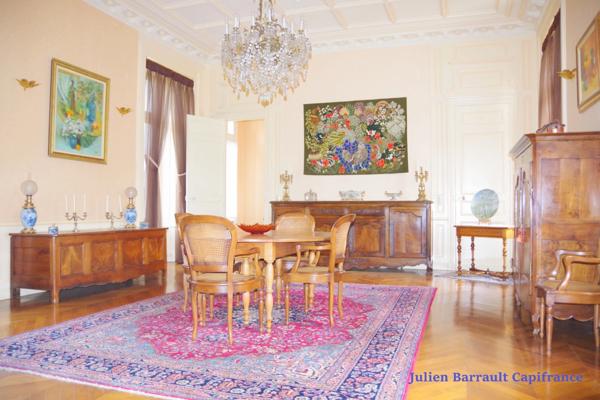 Château de la Troussaye du XIX ème siècle sur son domaine de 75,12 Ha