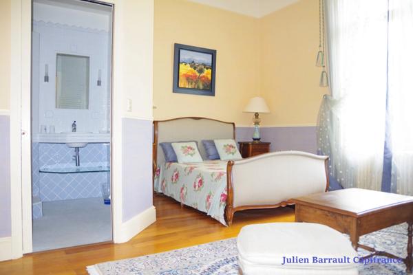 Château de la Troussaye du XIX ème siècle sur son domaine de 75,12 Ha