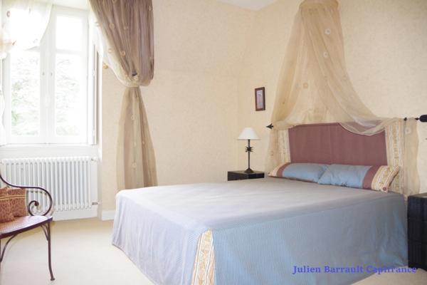 Château de la Troussaye du XIX ème siècle sur son domaine de 75,12 Ha