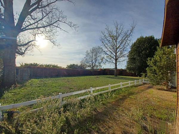 Maison de plain-pied  de 91 m² avec grand terrain de 1200 m² à Divatte-sur-Loire