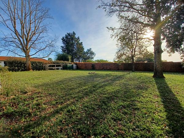 Maison de plain-pied  de 91 m² avec grand terrain de 1200 m² à Divatte-sur-Loire
