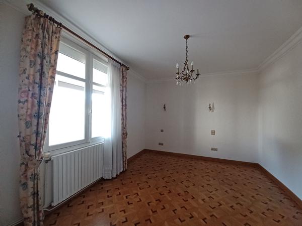 Maison de plain-pied  de 91 m² avec grand terrain de 1200 m² à Divatte-sur-Loire